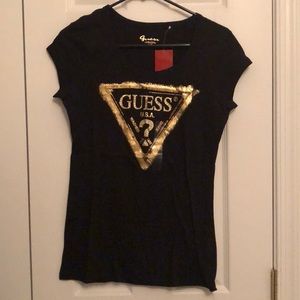 GUESS t-shirt (NWT)